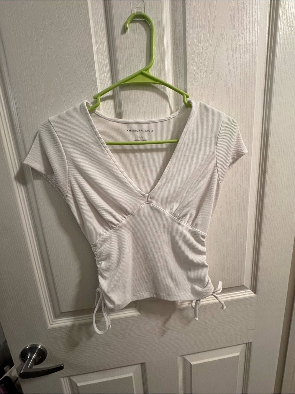 American Eagle Outfitters White V-Neck Ruched Crop Top